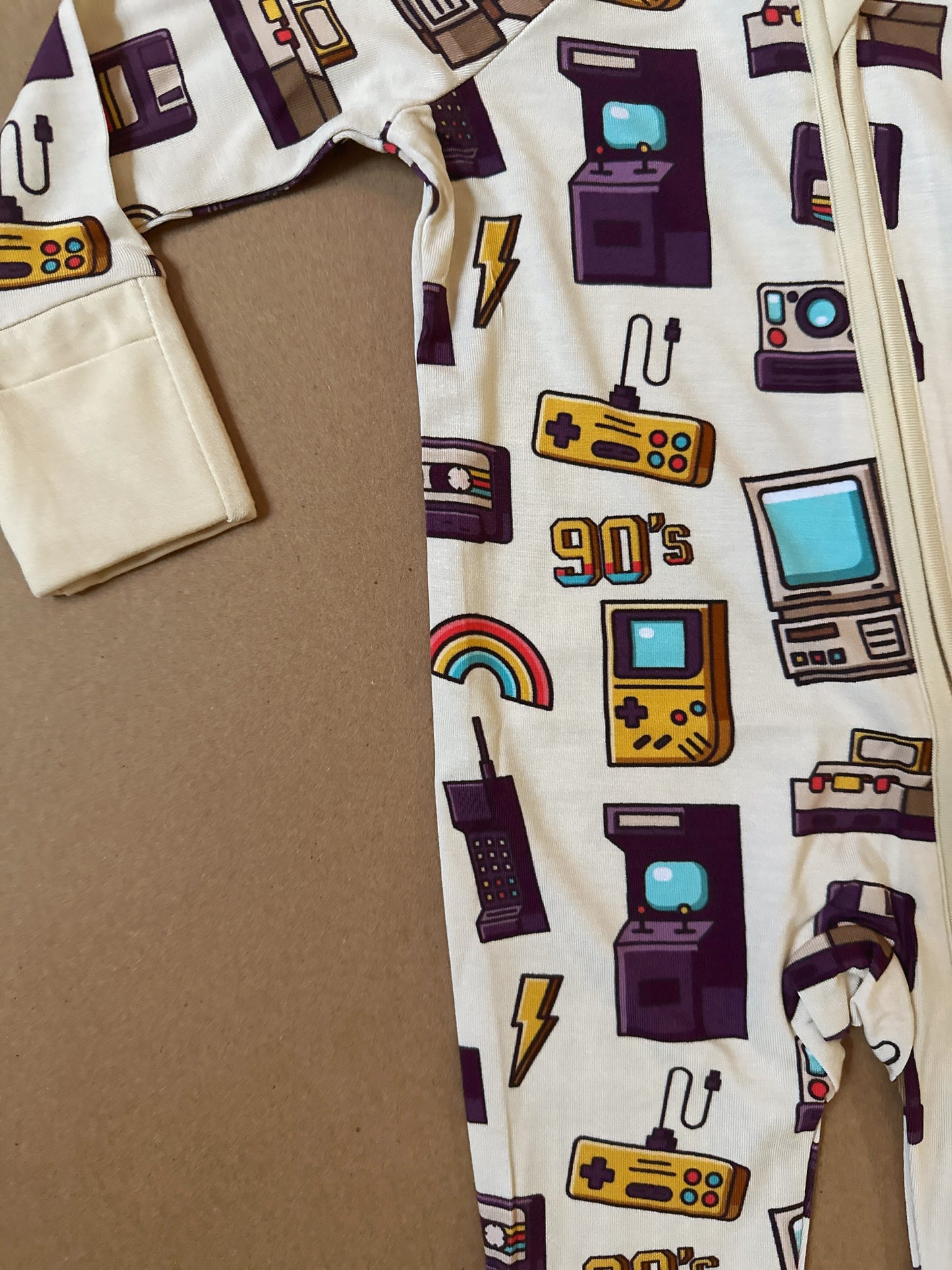 90's Retro Bamboo Zippy