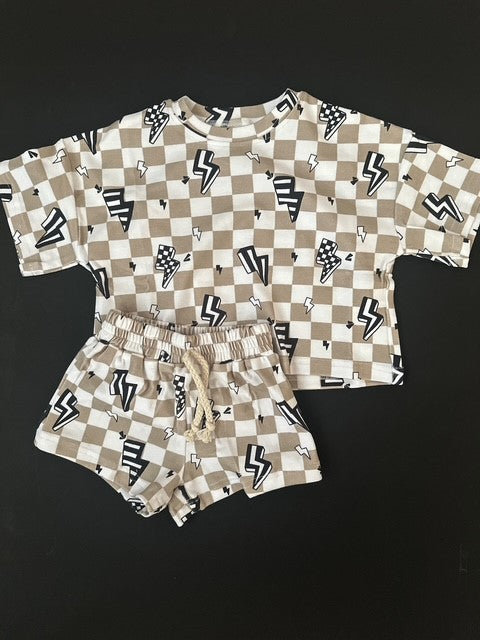 Checkered Bolts Short Set